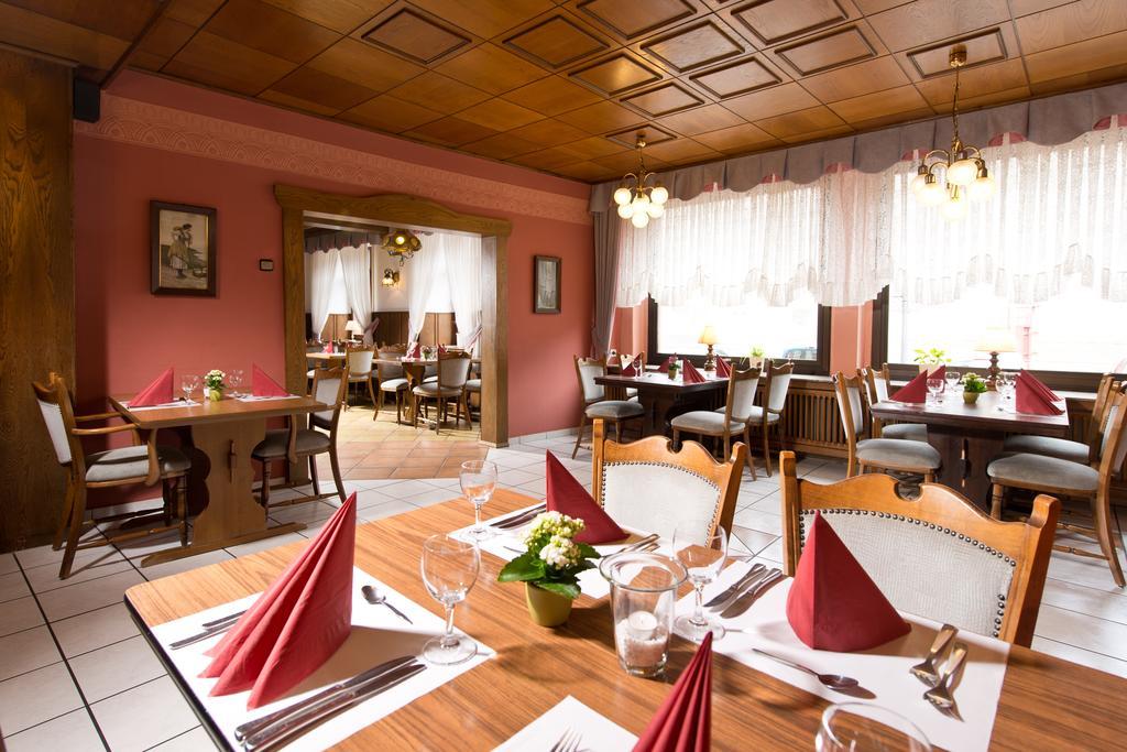 Hotel Ellenzer Goldbaeumchen Extérieur photo