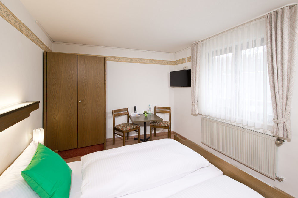 Hotel Ellenzer Goldbaeumchen Extérieur photo