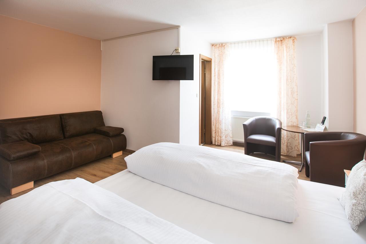 Hotel Ellenzer Goldbaeumchen Extérieur photo